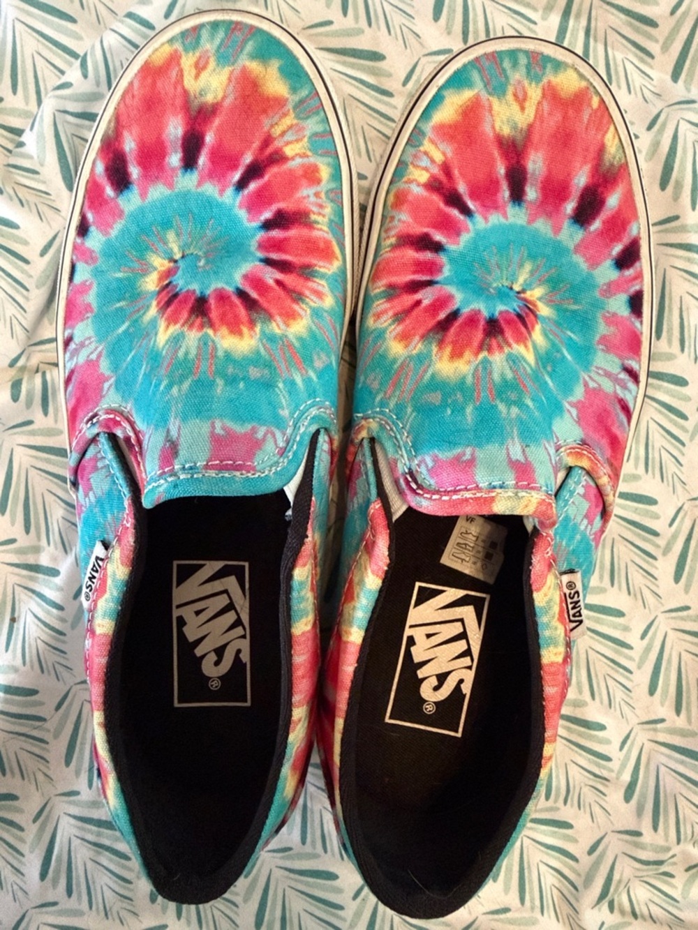 Women’s tie dye Vans, size 6.5
